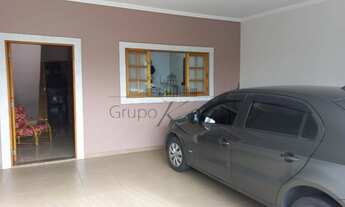 Imagem 2: Casa Sobrado - Bairro Vila Pinheiro - Jacareí - 3 Dormitórios 1 suíte - 270m²
