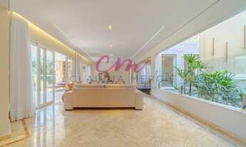 Imagem 6: Casa de condomínio sobrado para venda possui 900 metros quadrados com 5 quartos