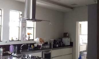 Imagem 7: Casa para venda com 275 metros quadrados com 3 quartos em Centro - Águas de São Pedro - SP