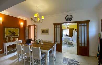 Imagem 3: Casa de condomínio térrea para venda possui 300 metros quadrados com 4 quartos