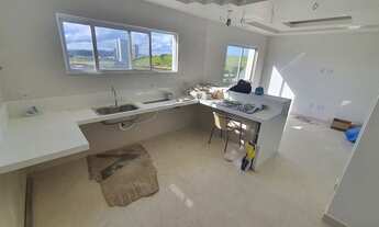 Imagem 14: Casa duplex 04 quartos sendo um suíte, com piscina; Vale dois cristais Macaé RJ!