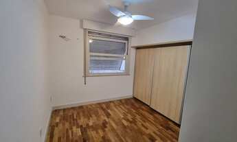 Imagem 2: Apartamento para venda tem 155 metros quadrados com 4 quartos em Copacabana - Rio de Janei