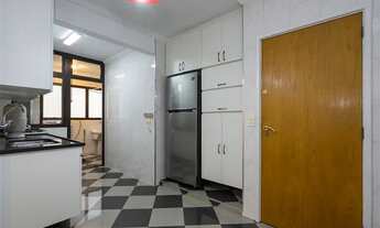 Imagem 4: Bairro Saúde, Rua sem saída, Apartamento com área construída de 179 m², a área útil de 115