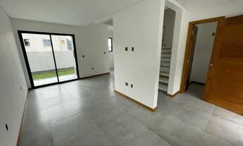 Imagem 5: Sobrado para venda possui 94 metros quadrados com 3 quartos em Bela Vista - Palhoça - SC