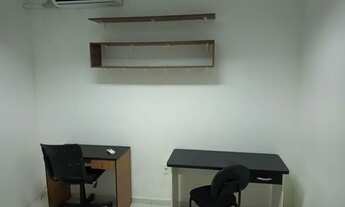 Imagem: Sala mobiliada e climatizada. Sou o proprietário