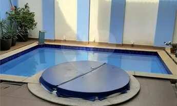 Imagem 2: Sobrado de Alto Padrão para Venda com Piscina no Alto de Santana