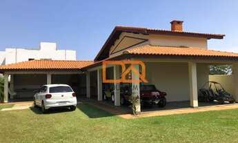 Imagem 3: Casa próxima ao lago dos patos com amplo quintal