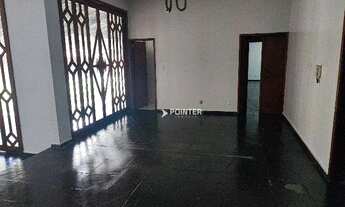 Imagem 3: Casa com 3 dormitórios à venda, 500 m² por R$ 1.590.000,00 - Setor Sudoeste - Goiânia/GO