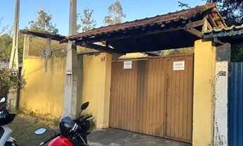 Imagem: Rancho no curuça 3 com fundo para o rio