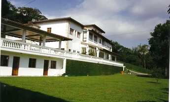 Imagem: MANSÃO MAGNÍFICA JUNTO A MUITO VERDE