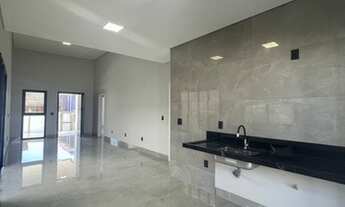 Imagem 2: Casa de condomínio térrea para venda possui 155 metros quadrados com 3 quartos