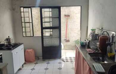 Imagem 2: Excelente residência com baixo custo no Condomínio Campinho, sala espaçosa, 02