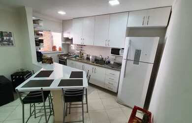 Imagem 5: Sobrado para Venda em Santo André, Vila Suíça, 2 dormitórios, 2 suítes, 3 banheiros, 2 vag