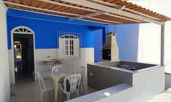 Imagem: Casinha na praia, azul, linda e recém reformada!