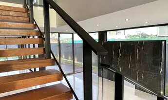 Imagem 2: Casa de condomínio para venda possui 357 metros quadrados com 5 quartos