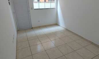 Imagem 3: Sobrado com 2 Dormitórios, Quintal e Garagem em Condomínio no Jardim Melvi