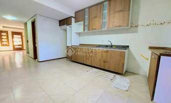 Imagem 2: PORTO ALEGRE - Casa Padrão - Hípica