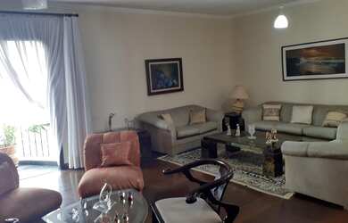 Imagem 2: Apartamento para aluguel e venda possui 190 metros quadrados com 4 quartos