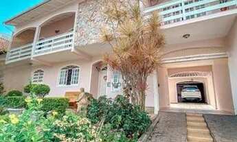 Imagem: Casa com 3 dormitórios, uma suíte, aceita