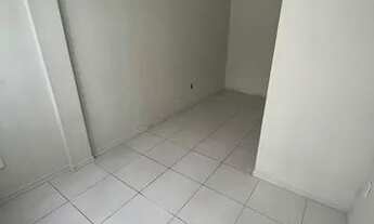 Imagem 2: Apartamento na Av. Boa Viagem com 3 quartos sendo 1 suíte e 1 vaga de garagem