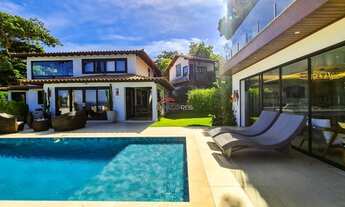 Imagem 2: Mansão à venda com 7 suítes, piscina e vista mar em Búzios!