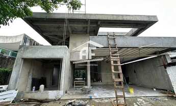 Imagem 7: Excelente casa no Condomínio San Nicolas com fundos para a área de preservação, Confira !