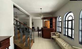 Imagem 6: Sobrado no Setor Coimbra, 4 Suítes, 4 Salas, Área de Lazer com Churrasqueira, Rico em Arm