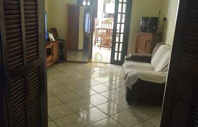 Imagem 10: Casa na Sessenta, com 7 quartos, sendo 2 suítes, 3 banheiros, sala, cozinha, 3 vagas garag