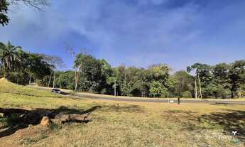 Imagem 5: Terreno à venda no Aldeia do Vale com topografia em aclive, vista definitiva e localização