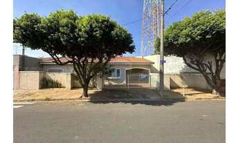 Imagem: Casa a venda em Lins com 3 dormitórios