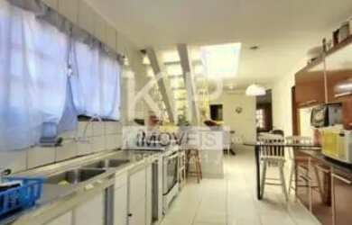 Imagem 6: Duas casas em uma ( três andares ) , em rua calma e bem localizada