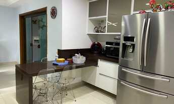 Imagem 3: Lindo Sobrado para venda possui 406 metros quadrados com 4 quartos