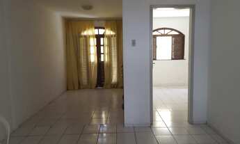 Imagem 2: Casa em itapoan Casa com 2 dormitórios