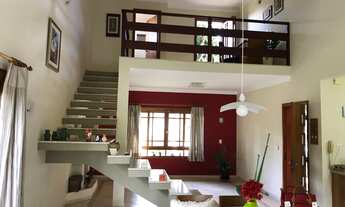 Imagem 2: Excelente casa com mezanino e duas suítes em ótima localização