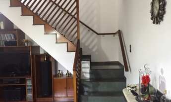 Imagem 4: Amplo sobrado com sacada e 4 vagas de garagem em Jardim do Estádio - Santo André - SP