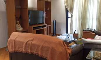 Imagem 2: Com excelente localização estando próximo ao metro Sta Cruz tendo 110 AÚ 3 dts, 1 suíte e