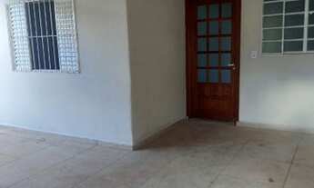 Imagem 2: Aluguel casa Araguari tratar com Antônio (34) 3241-4635