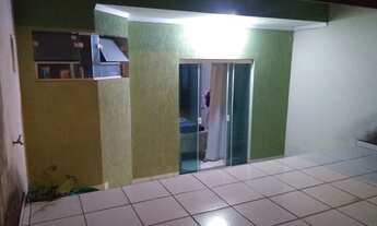 Imagem 2: Sobrado para venda tem 250 metros quadrados com 3 quartos sendo uma suite