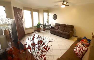 Imagem 3: Sobrado para venda possui 239 metros quadrados com 3 quartos em Campestre - Santo André