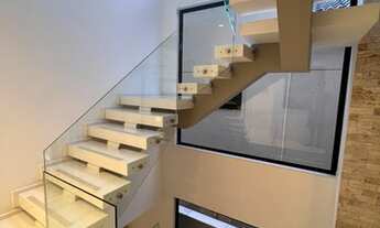 Imagem 3: Casa de condomínio para venda possui 340 metros quadrados com 5 quartos