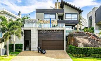 Imagem 2: Casa de condomínio para venda possui 435 metros quadrados com 4 quartos