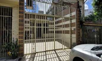 Imagem: Vendo casa com 4 quartos (1 suíte) Bairro