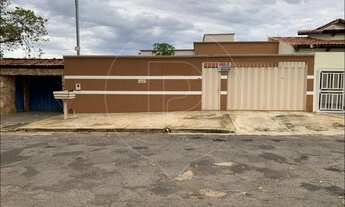 Imagem 2: Casa para Venda em Caldas Novas, Estância Itanhangá, 3 dormitórios, 2 suítes, 3 banheiros