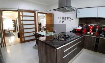 Imagem 5: Mont Blanc Residence - Ótima Casa com amplo living para vários ambientes integrado à uma v