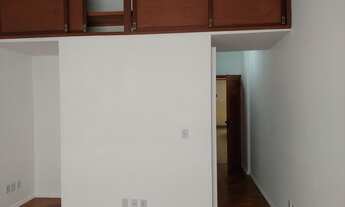 Imagem 2: Apto Centro, amplo, reformado, Rua 16 de março, excelente preço - Petrópolis - RJ