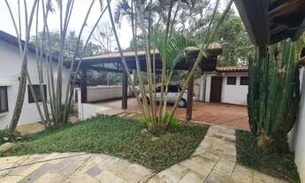 Imagem 4: Sobrado para aluguel e venda possui 680 metros quadrados com 5 quartos