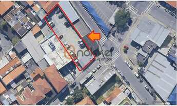 Imagem 4: Terreno de 750m2 Com Quadras de Tenis