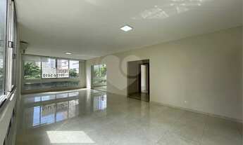 Imagem 2: Esplendido apartamento 1 por andar com elevador privativo quadra da praia no Coração do Go