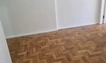 Imagem 6: Amplo apto. sala e quarto com dependências, fundos, com 01 garagem, silencioso, edifício r