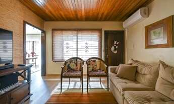 Imagem 3: Casa residencial semimobiliada com 3 dormitórios, sendo 1 suíte, sala de estar com lareira